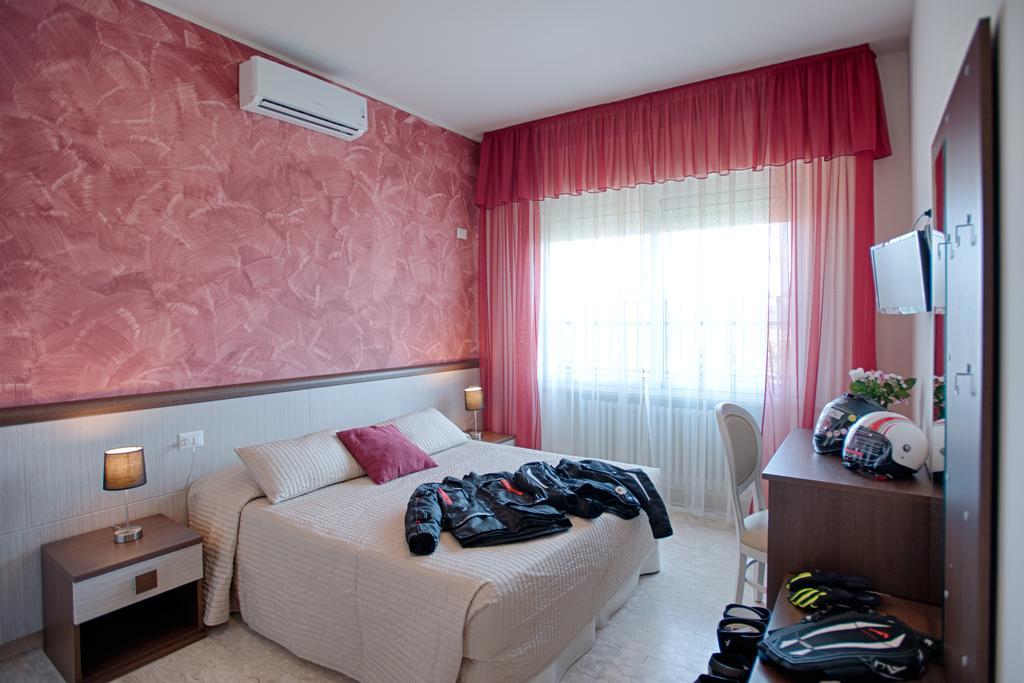 Locanda San Biagio Misano Adriatico Exterior foto